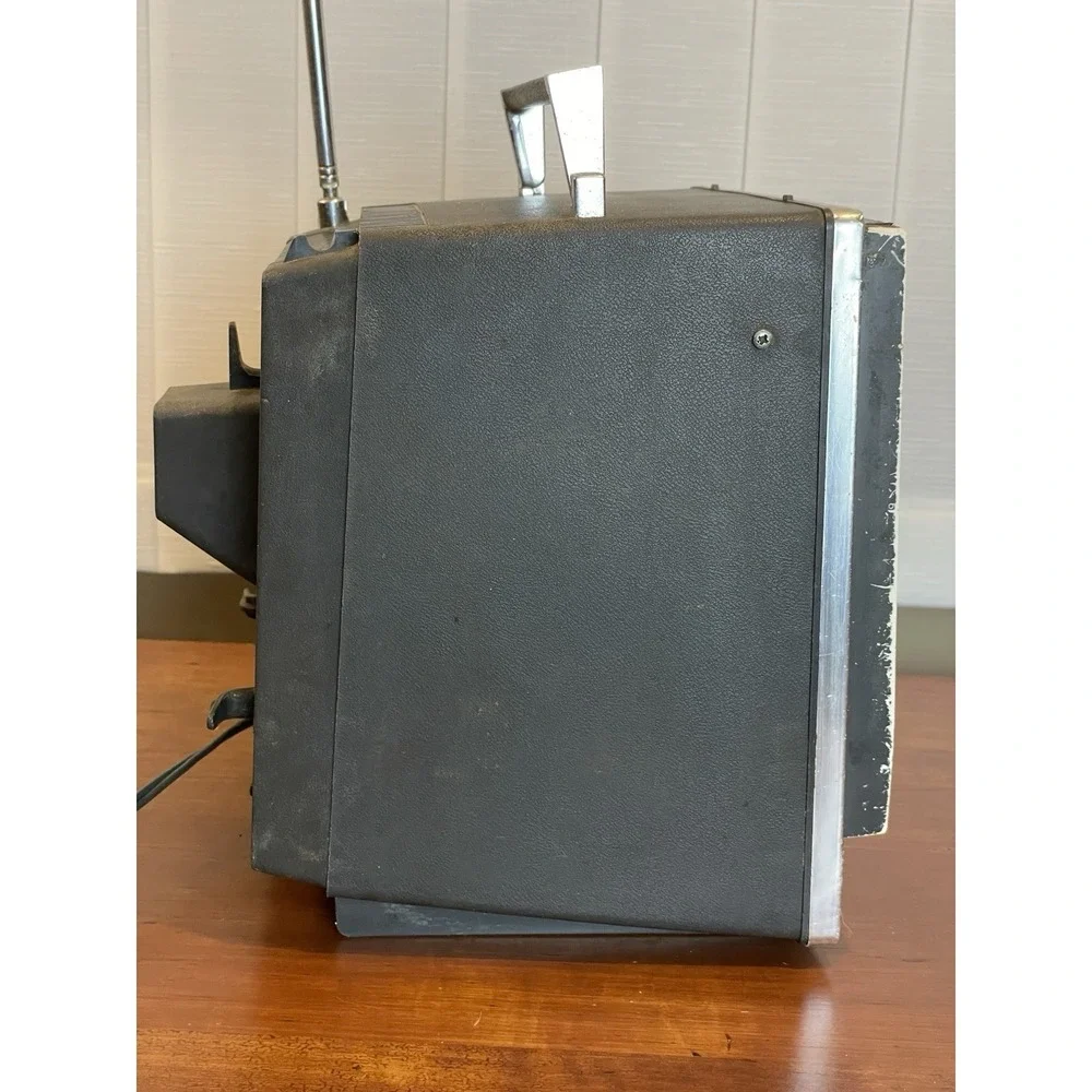 Vintage Sony portable transistor TV TV-920U‎